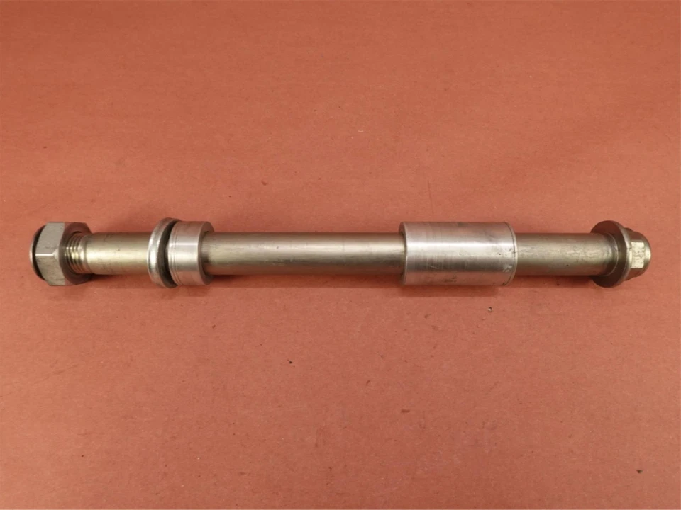 2018-2022 Harley Davidson Heritage Classic FLHCS Rear Back Wheel Rim Axle - Image 1 of 4