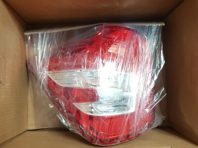 Подлинная комбинированная лампа RR Assy-LH для Ssangyong XLV #8360135500 от Express - Изображение 1 из 4