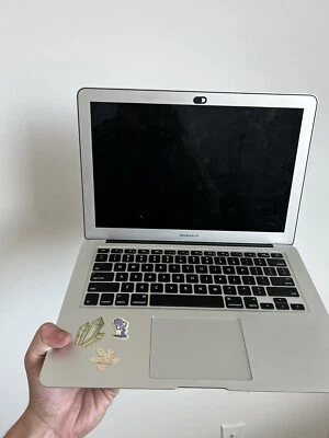 Apple MacBook Air 13" 2013 Core i7 1.7GHz 8GB Ram 128GB SSD [L15129] - Image 1 of 3