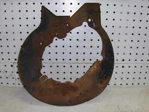 BRIGGS & STRATTON GARDEN TRACTOR 14HP HORIZONTAL SHAFT INNER SHROUD - Picture 1 of 2