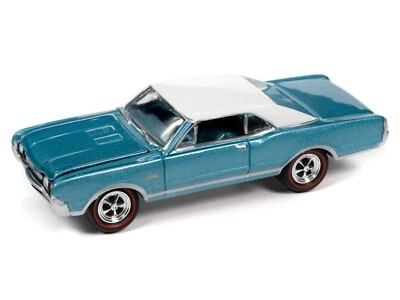 Johnny Lightning NEW 1967 Oldsmobile 442 W-30 1/64th Diecast Car by AW JLMC031A - Image 1 of 4