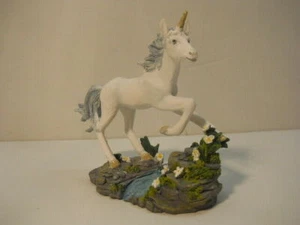 Unicorn on Rocks Figurine Statue Painted n8316 - Picture 1 of 5