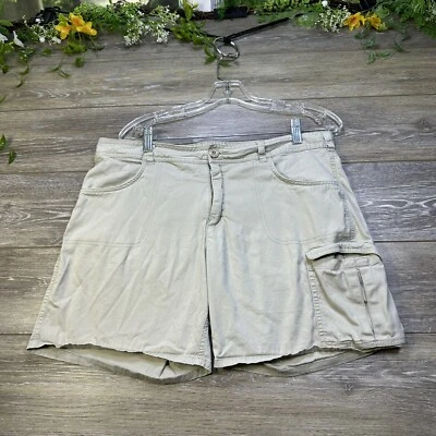 Shorts Cabelas tamanho 14 cáqui bege bolsos cargo costura interna 6” feminino - Imagem 1 de 4