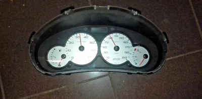 Peugeot 206 1,2 Bj. 98-09 Tacho (179.611 km ) 9651740380 - Bild 1 von 4
