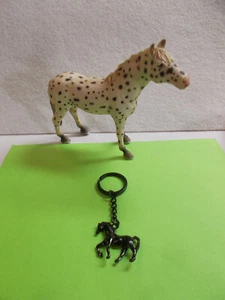 LOVELY BLACK ALLOY SOLID HORSE CHARM ON A KEY RING WITH CHAIN # 632 K - Picture 1 of 15