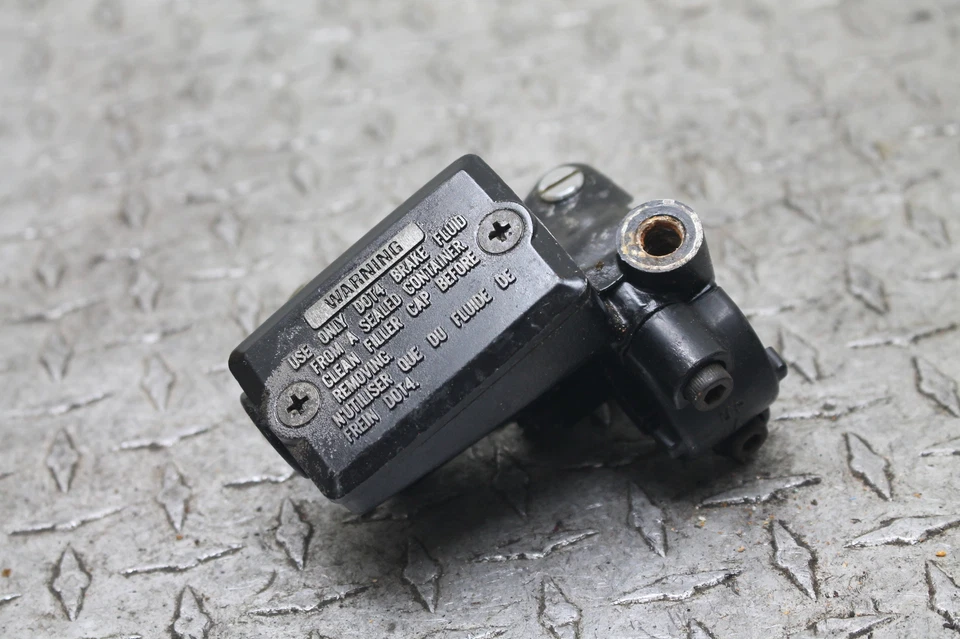 86-87 KAWASAKI ELIMINATOR 600 ZL600 FRONT BRAKE MASTER CYLINDER  - Image 1 of 4