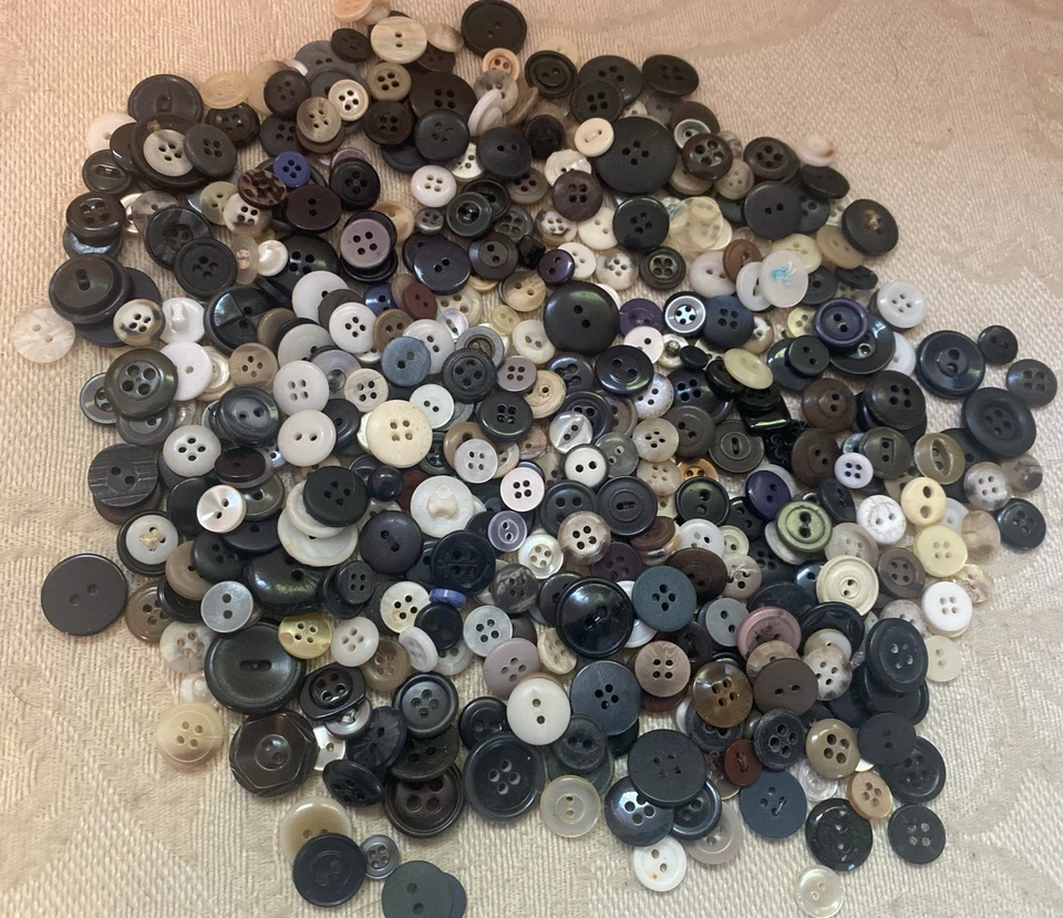 Mixed Bulk Buttons for Crafts/Sewing Lots of Vintage and New Buttons half pound+ - Image 1 of 4