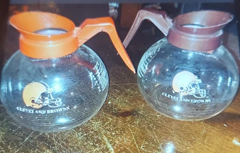 ⭐️ NFL Football Cleveland Browns Glass Coffee Pots Set Of 2 Cover