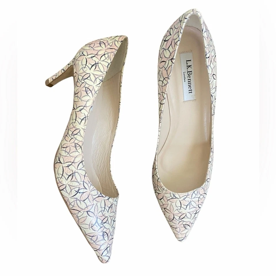 L.K Bennett Floral Puntera Punta Tacones Talla 38.5 (8.5 EE. UU.) Pétalo Rosa Pastel Foto 1 de 4