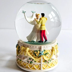 Vtg 90's Disney Cinderella & Prince Charming Wedding Musical Snow Globe 1544 - Picture 1 of 11