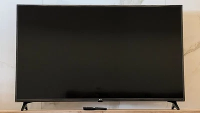 LG 55” Smart TV 4K UHD (pari al nuovo) - Immagine 1 di 4