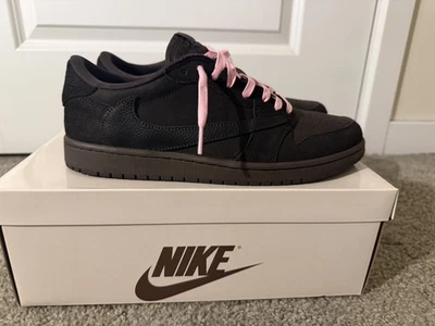 Talla 11 - Travis Scott x Air Jordan 1 Retro OG Bajo Terciopelo Marrón. Usado 1x Foto 1 de 4