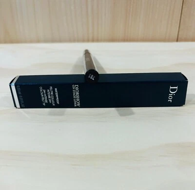 CHRISTIAN DIOR Diorshow Waterproof 24H Brow pencil 0.09g/0.003z #781 MATTE BROWN - Image 1 of 2