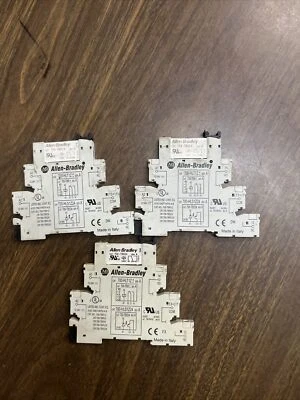 Allen-Bradley Cat:700-TBS24 Ser A, Cat:700-HLT1Z Ser A (lote de 3) Foto 1 de 3