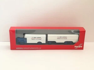 Büssing 8000 boxtrailer "Kamphuis" (NL) - 1:87 (Herpa item: 306638) - Picture 1 of 2