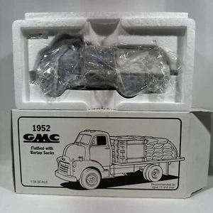 First Gear Diecast 1:34 Truck - 1952 GMC Flatbed w/ Burlap Sacks - Morton Salt - Picture 1 of 13