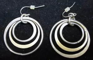 VINTAGE Gold & Silver Tone Metal Concentric Flattened Rings Dangle Earrings - Picture 1 of 4