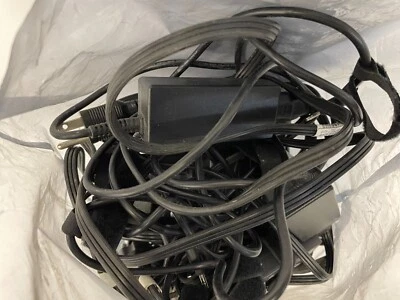 Lot of 10 HP 624502-001 40W 19.5 2.05A 4mm Tip AC Adapters w/Power cables - Image 1 of 4