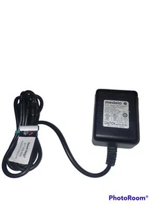 Medela 9V 1.0 A 9207010 AC/DC Power Adapter for In-Style Advanced Pump Plug In - Picture 1 of 3