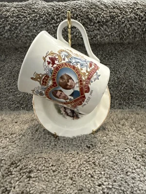 Vintage 1981 H.R.H Prince Charles & Lady Diana Spencer Royal Wedding Plate & Mug - Image 1 of 4