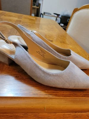 Zapatos de salón de gamuza sintética con cordones de Journee Collctn talla 12 usados una vez, INMACULADO ESTADO Foto 1 de 4