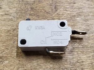 Microinterruptor puerta horno microondas KW3A, normalmente cerrado - Imagen 1 de 4