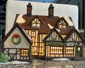 Dept 56 Dickens Village Light Up Building 1991 ASHBURY INN 55557 - Picture 1 of 5
