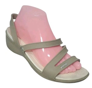Crocs Patricia Keilsandalen Größe 8 beige Fersenriemen bequeme Slipper - Bild 1 von 10