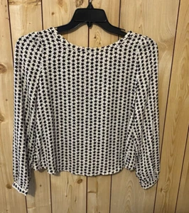 NUEVO CON ETIQUETAS Camisa Forever 21 Para Mujer Mediana Azul Beige Estrellas Alto Bajo Botón Trasero Top - Imagen 1 de 8