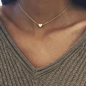 Winzige herzhalskette kleine goldfarbene Damenhalskette Liebe böhmische Halskette - Bild 1 von 3
