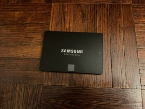 SAMSUNG 870 EVO Series 2TB SATA 2.5" Internal SSD MZ-77E2T0 New - Foto 1 di 2