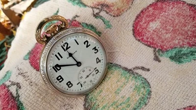 WALTHAM 17J POCKET WATCH WITH 2 TONE NEAR MINT 12 SIZE WADSWORTH CASE - Image 1 of 4