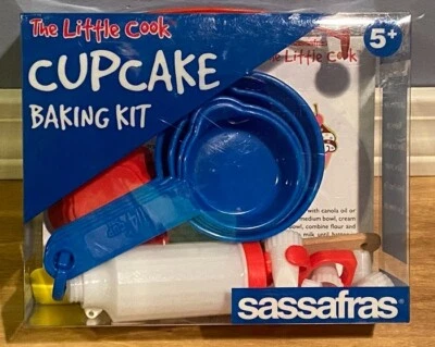 Sassafras The Little Cook Cupcake Baking kit - Measuring cups, molds, spreader - Image 1 of 4