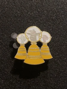 2022 Christmas - Holiday Mystery Pin - Gargoyles from Hunchback of Norte Dame - Picture 1 of 4