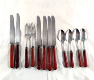 Lot of Vintage Red Bakelite Flatware: 6 Knives, 2 Forks, 4 Spoons Mixed lot - Picture 1 of 23