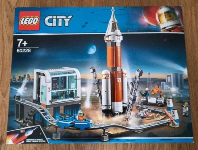 LEGO CITY Deep Space Rocket and Launch Control 60228 Retired Set 837pcs Kit - Image 1 of 4
