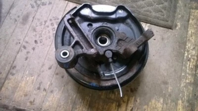 2002-2007 Subaru Impreza Forester задний левый шпиндель костяшки оси (дисковые тормоза) - Изображение 1 из 3