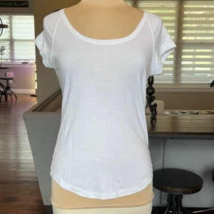 Talbots 100% Pima Cotton White T Shirt Women's Size Medium Short Sleeve - Picture 1 of 10