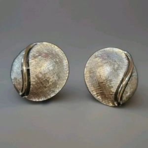 Vintage STAR Silver Plated Clip On Earrings On Textured And Glossy - Picture 1 of 2