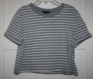 Forever 21 Women's Top Striped Short Sleeved Cropped Gray and White Size Small - Picture 1 of 3