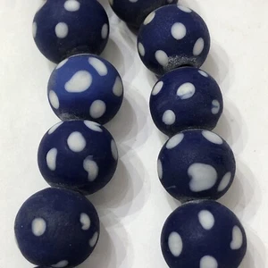 Large 18.25" Antique Blue & White Opaque Glass Skunk Trade Bead Strand - Picture 1 of 8