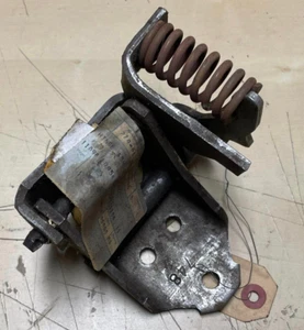 NOS Genuine GM 1713996 Hinge Assembly 1987-1992 Cadillac Brougham Driver Lower - Picture 1 of 10