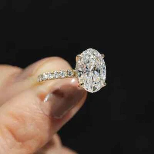 Anillo de compromiso ovalado de 3,00 quilates con diamantes creados en laboratorio IGI platino 950 - Imagen 1 de 10