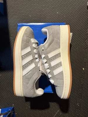 NUEVO Adidas Campus 00s Gris Goma Talla 6.5 (Hombre’s) o 7.5(Mujer’s) - HQ8707 Foto 1 de 4