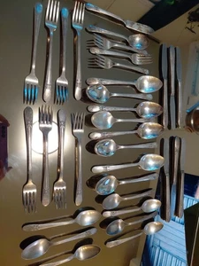 Antique WM Rogers Eagle & Star Silver BELOVED 1940 WM Rogers Silverware 34 Piece - Picture 1 of 11
