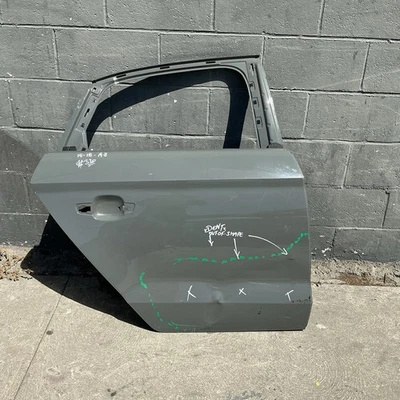 AUDI S3 A3 2015-2018 panel de carcasa de puerta lateral del pasajero trasero derecho OEM Foto 1 de 4