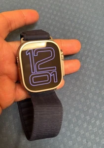 Apple Watch Ultra 2 49mm Titanium - Photo 1 sur 3