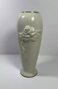 VASO LENOX ROSE BUD avorio bordo oro dettaglio nastro rosa rialzato 7,25" - Foto 1 di 8