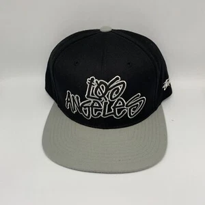 Gorra con cierre a presión Los Angeles Stussy X Starter - Imagen 1 de 6