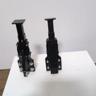 Tamiya 1/14 Flatbed Semi-Trailer Landing Gear - Image 1 of 4